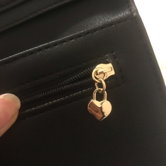 Black mumuso wallet - Picture 7 of 8